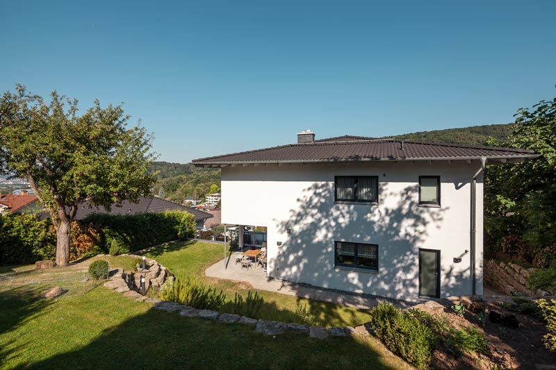 Individuelle Haus- und Gartenplanung bei einem Holzhaus