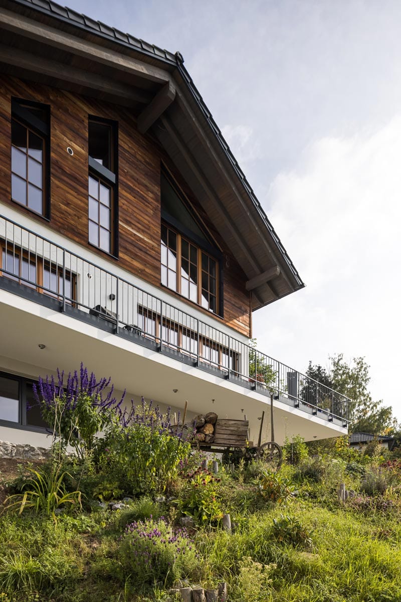 Holzhaus im Alpenstil